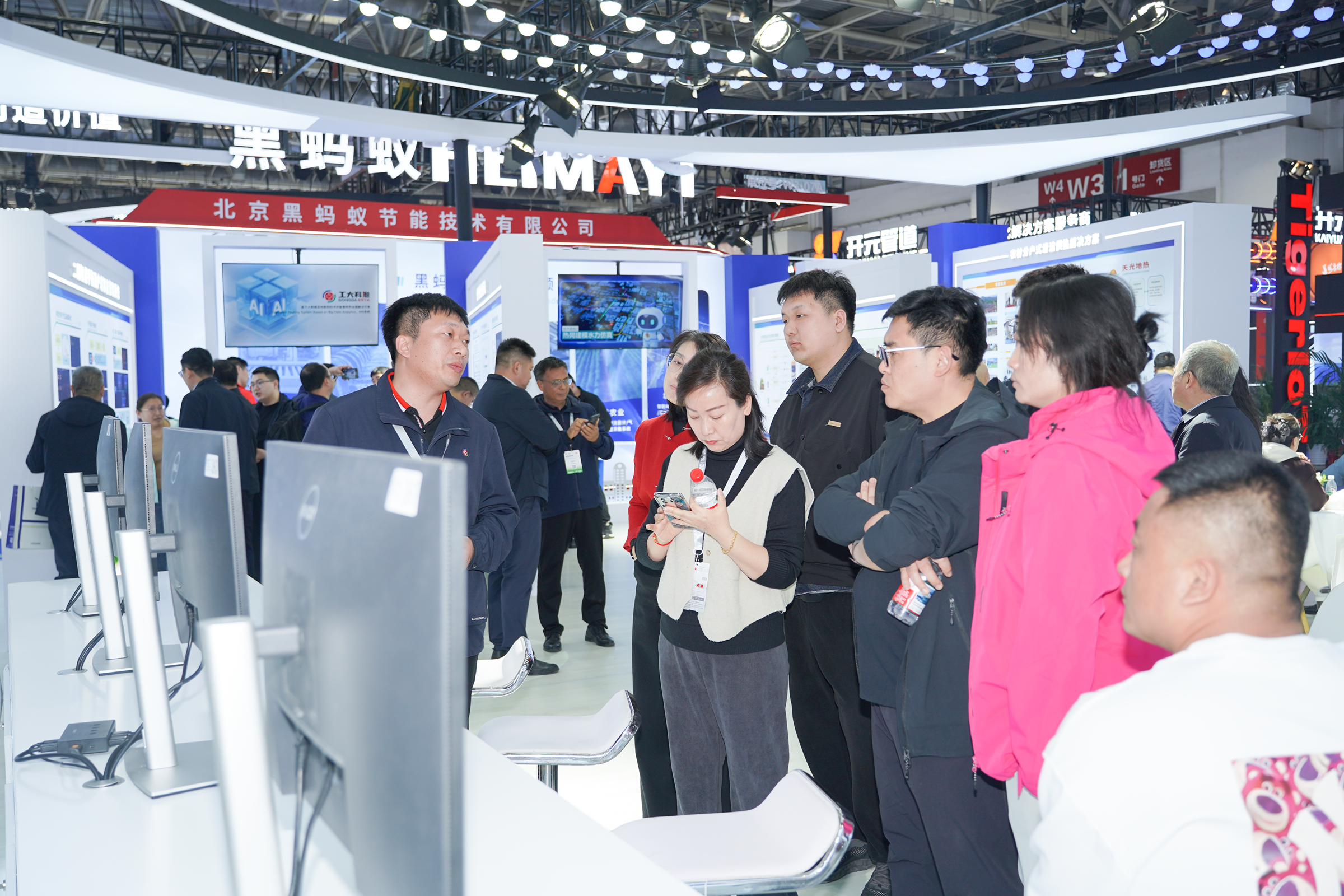 开展首日 | 工大科雅亮相2026中国供热展,绿色低碳能源解决方案引关注!(图6) DSC02030.png