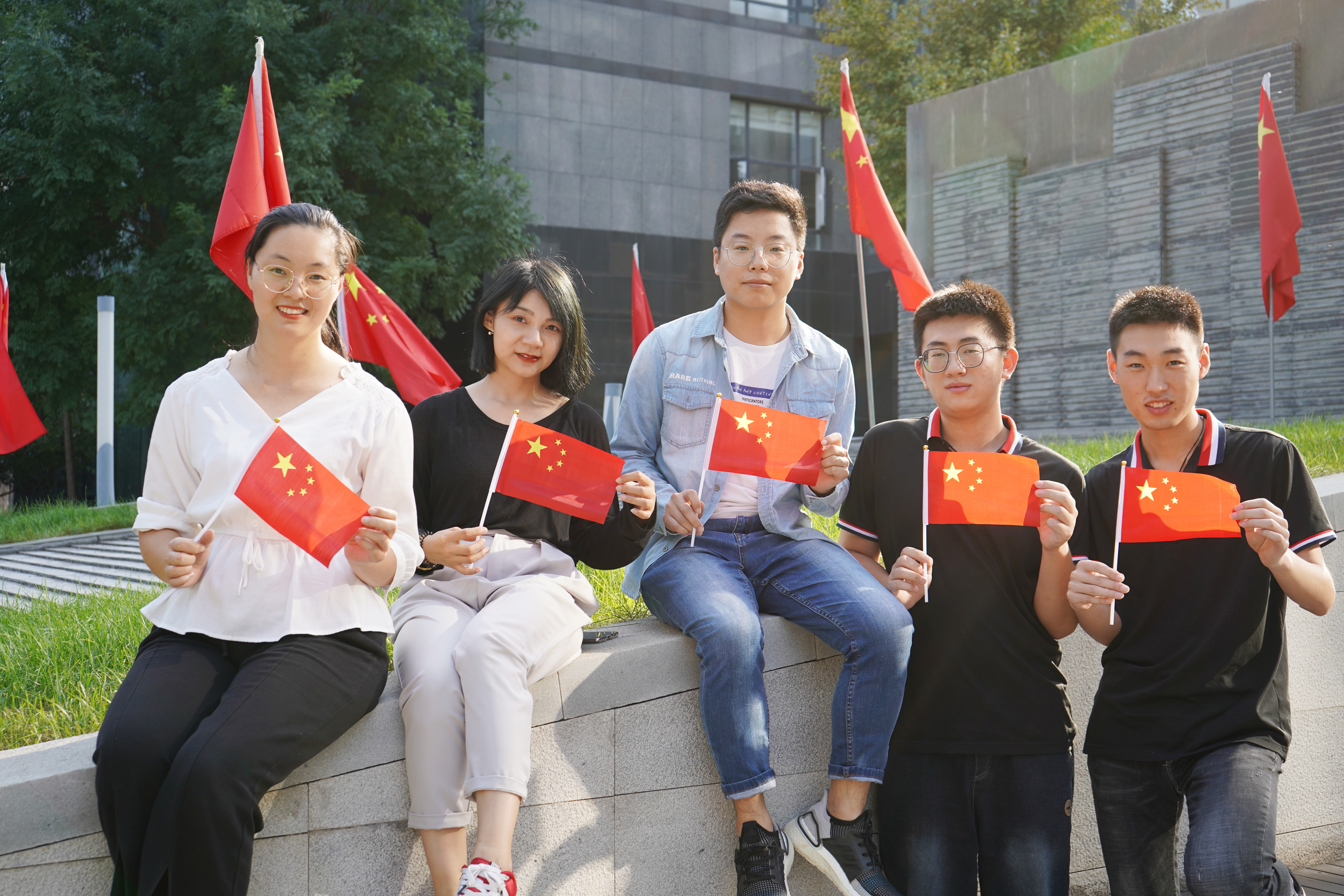 我和国旗合个影丨来自工大科雅人的表白(图4)